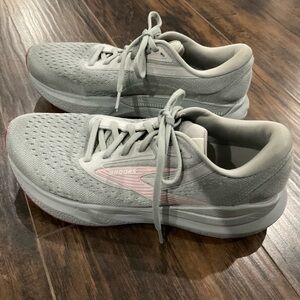 Brooks Adrenaline GTS 24 Women's Gray with Pink Running Shoes sz 9